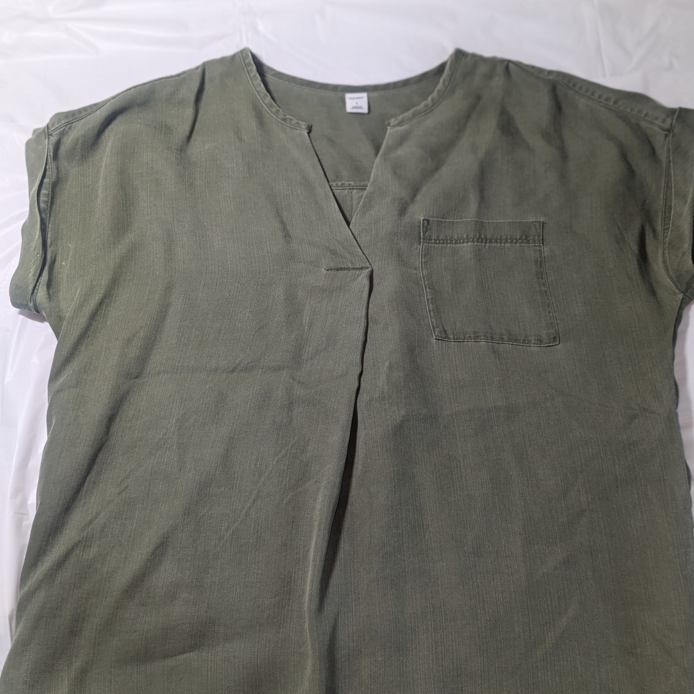 WOMEN'S OLD NAVY OLIVE GREEN BOYFRIEND TENCEL CUFFED S/S SHIRT -  SIZE XSMALL